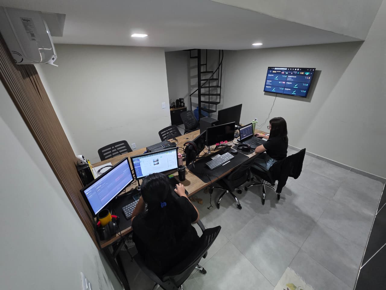 Equipe Grupo Maia no escritório